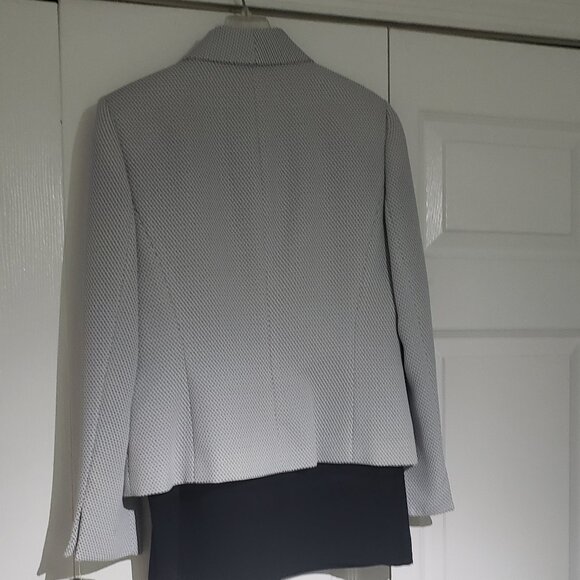 Le Suit Essentials 4P - Picture 13 of 13